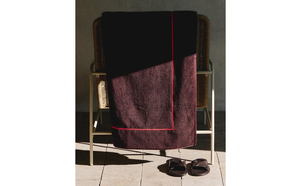 BEACH TOWEL WITH PLAIN BORDER BEACH TOWEL WITH PLAIN BORDER