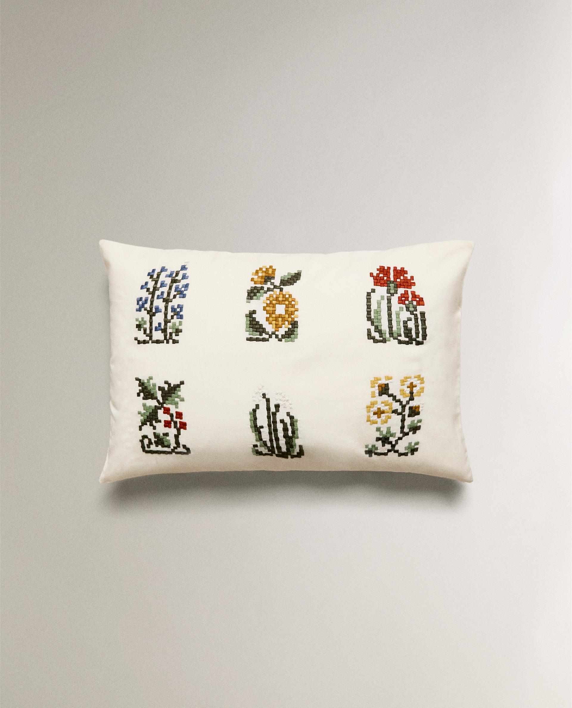 フラワー 刺繍 クッションカバー | Zara Home 日本/Japan