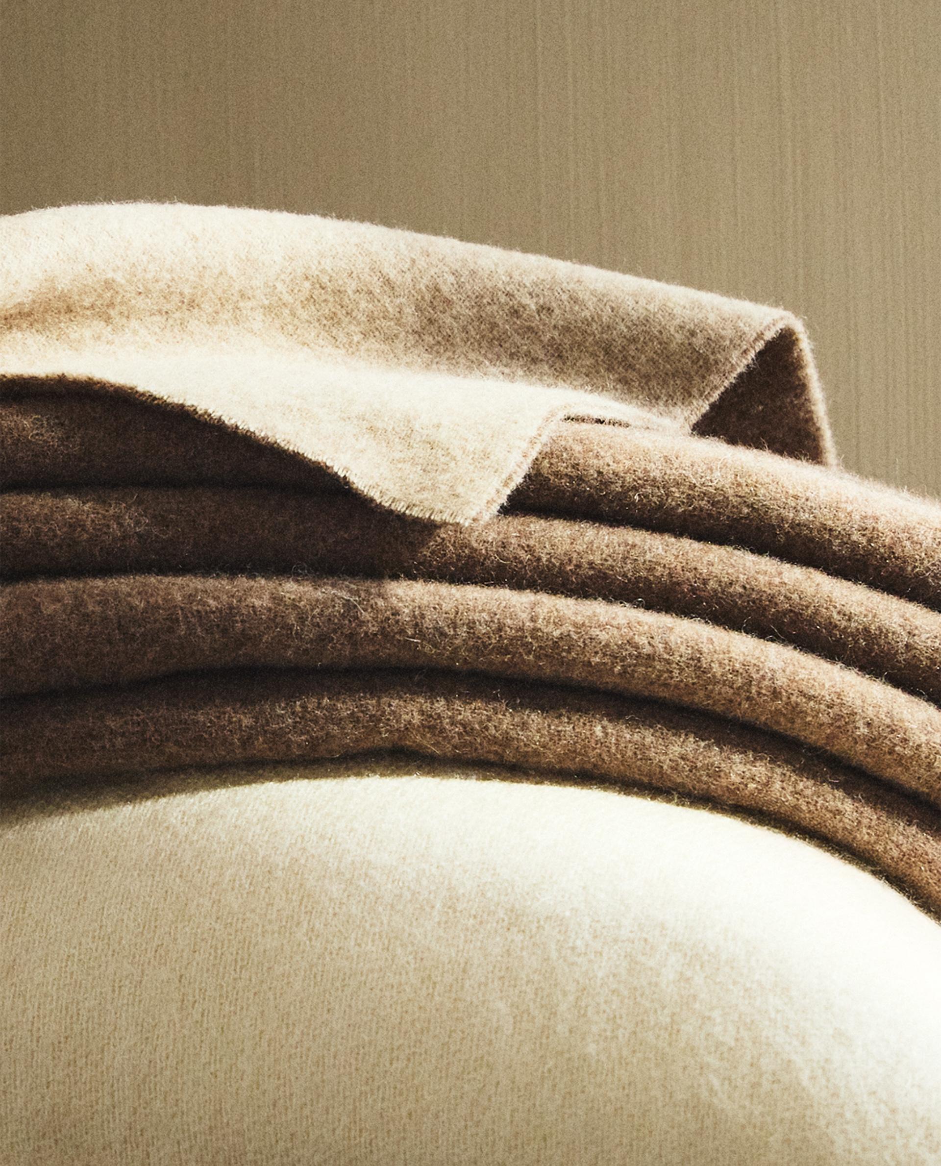 新品未使用ZARA  ザラホーム 毛布200×160cm グレージュ 新品未使用ZARA HOME ザラホーム 毛布200×160cm グレージュ