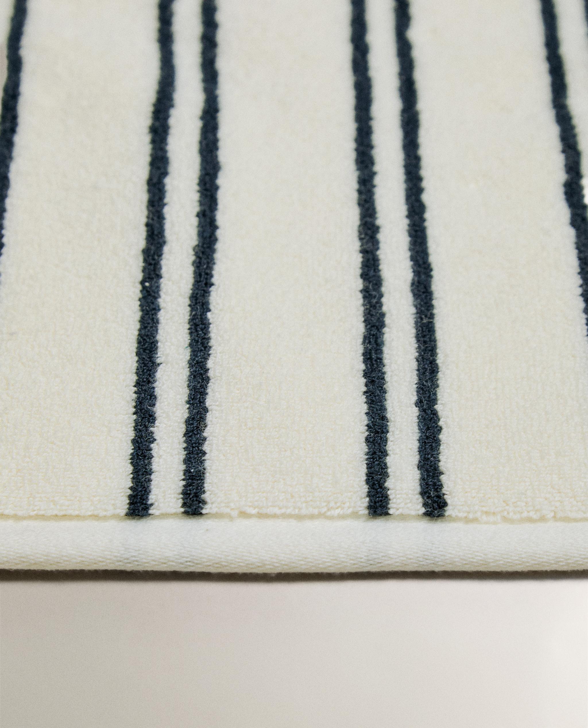DOUBLE STRIPE BATH MAT product thumbnail 9