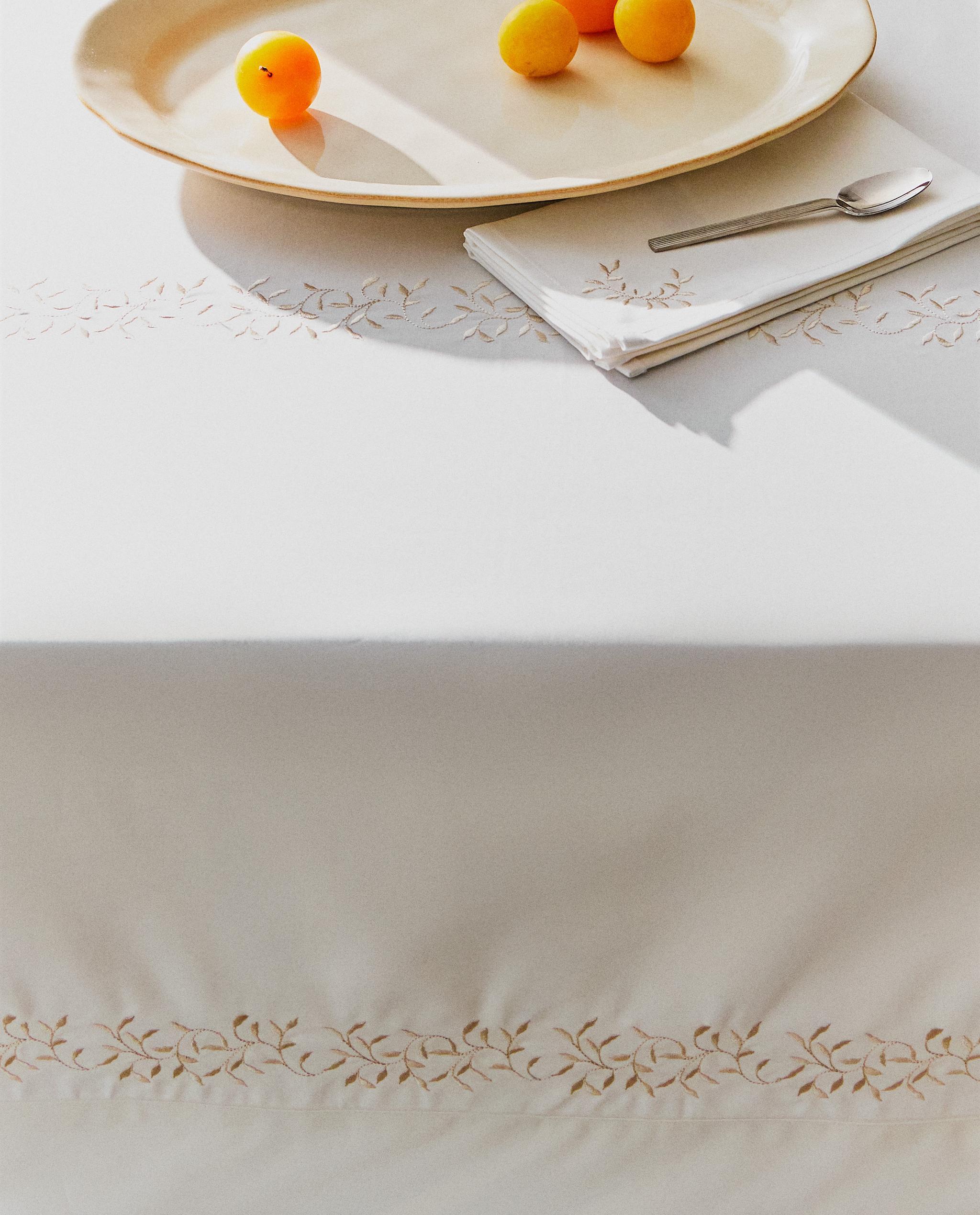 PLANT EMBROIDERED SATIN TABLECLOTH product thumbnail 9