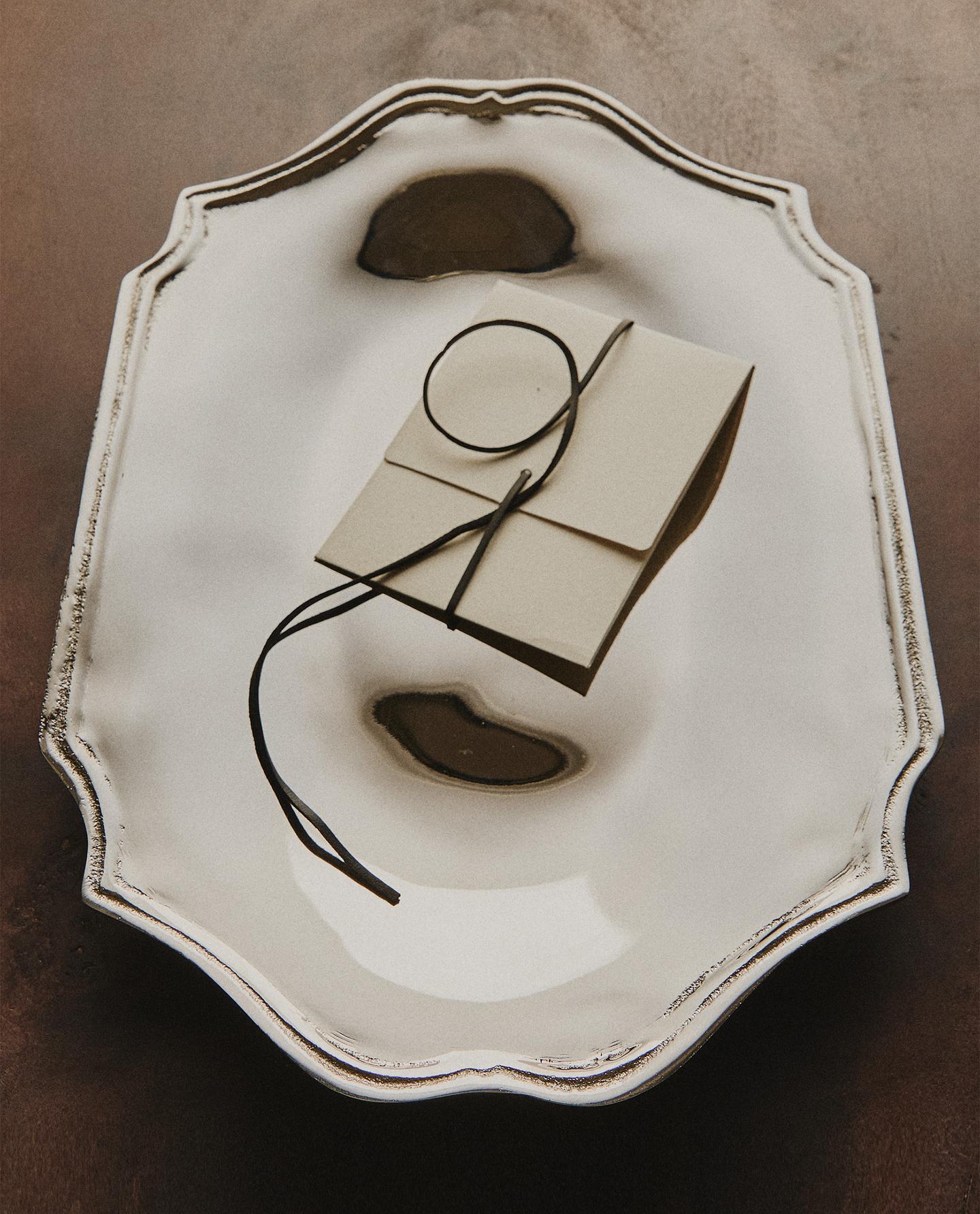 VASSOIO DECORATIVO IN ACCIAIO | Zara Home Italia