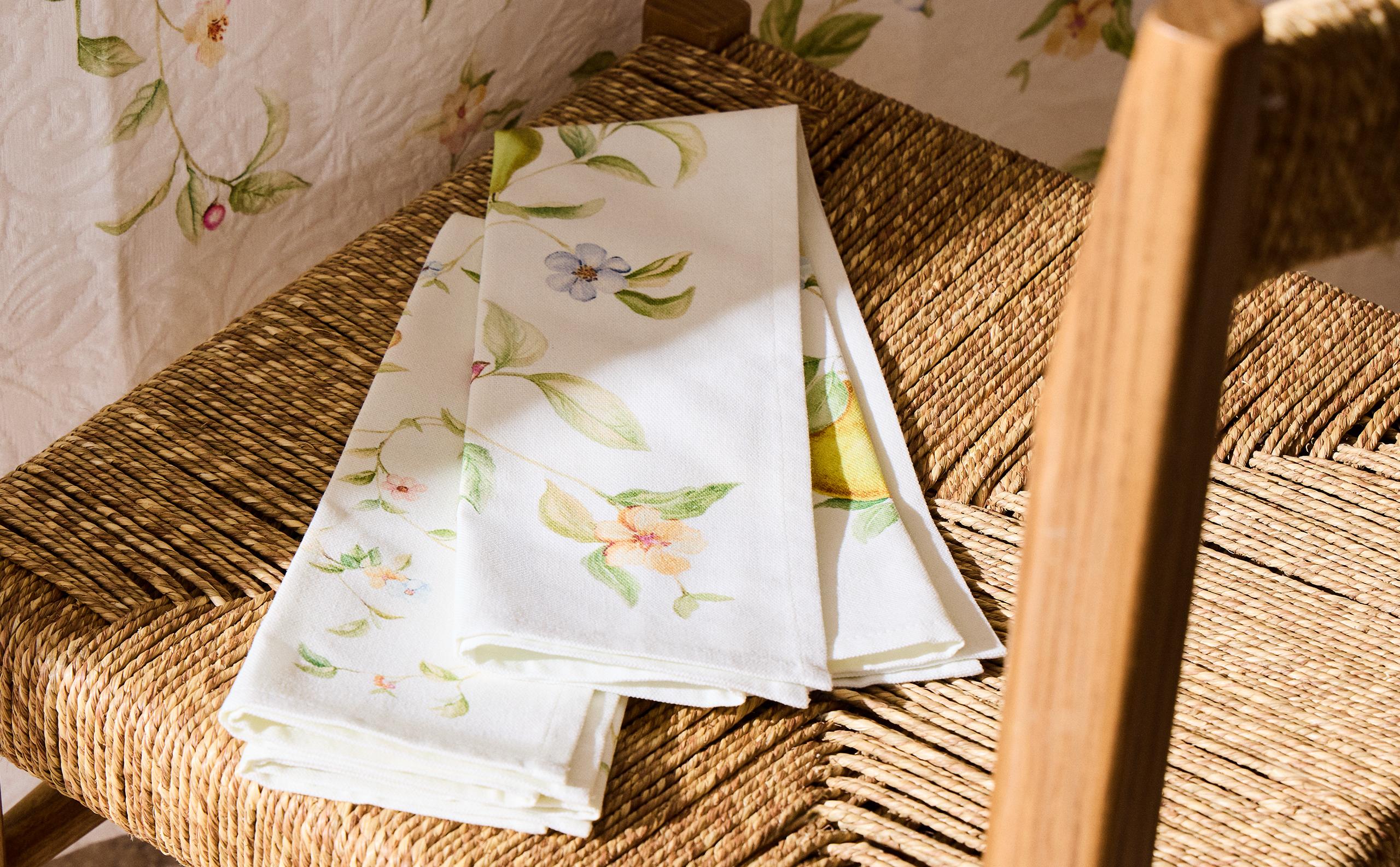 PACK OF COTTON PEAR PRINT TEA TOWELS (PACK OF 2)