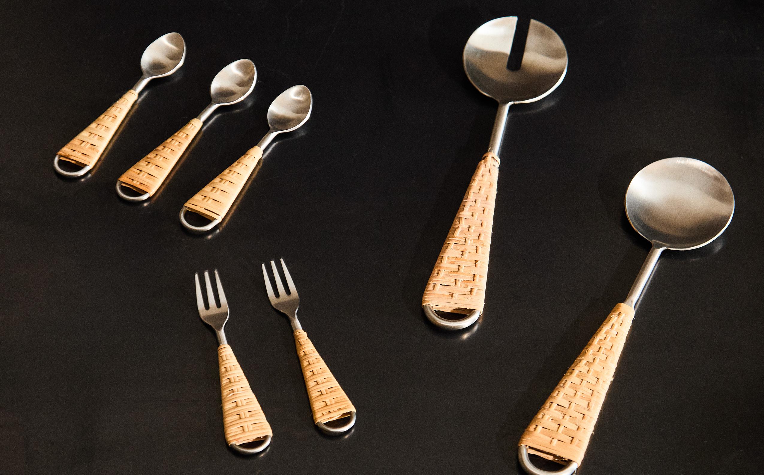 CUTLERY WITH RATTAN HANDLE