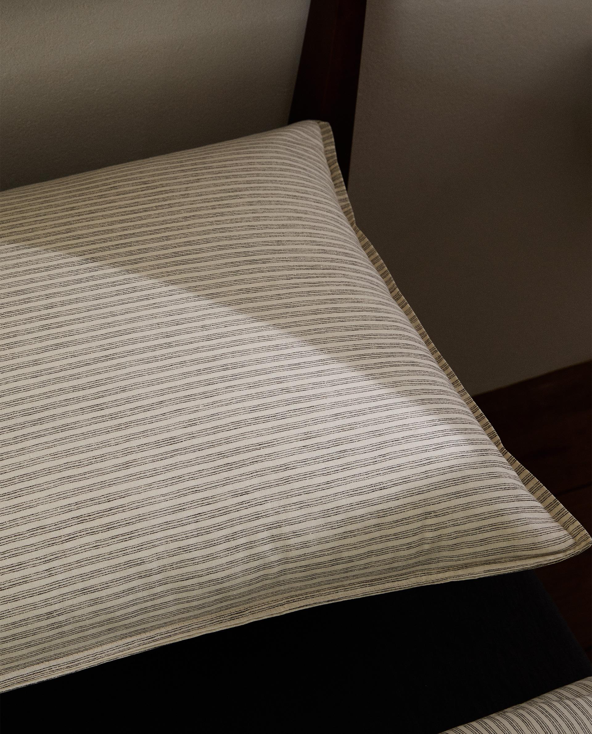 ダウンフェザー掛け布団フィラー(300GXM²) | Zara Home 日本/Japan
