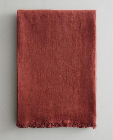 FRINGED LINEN THROW