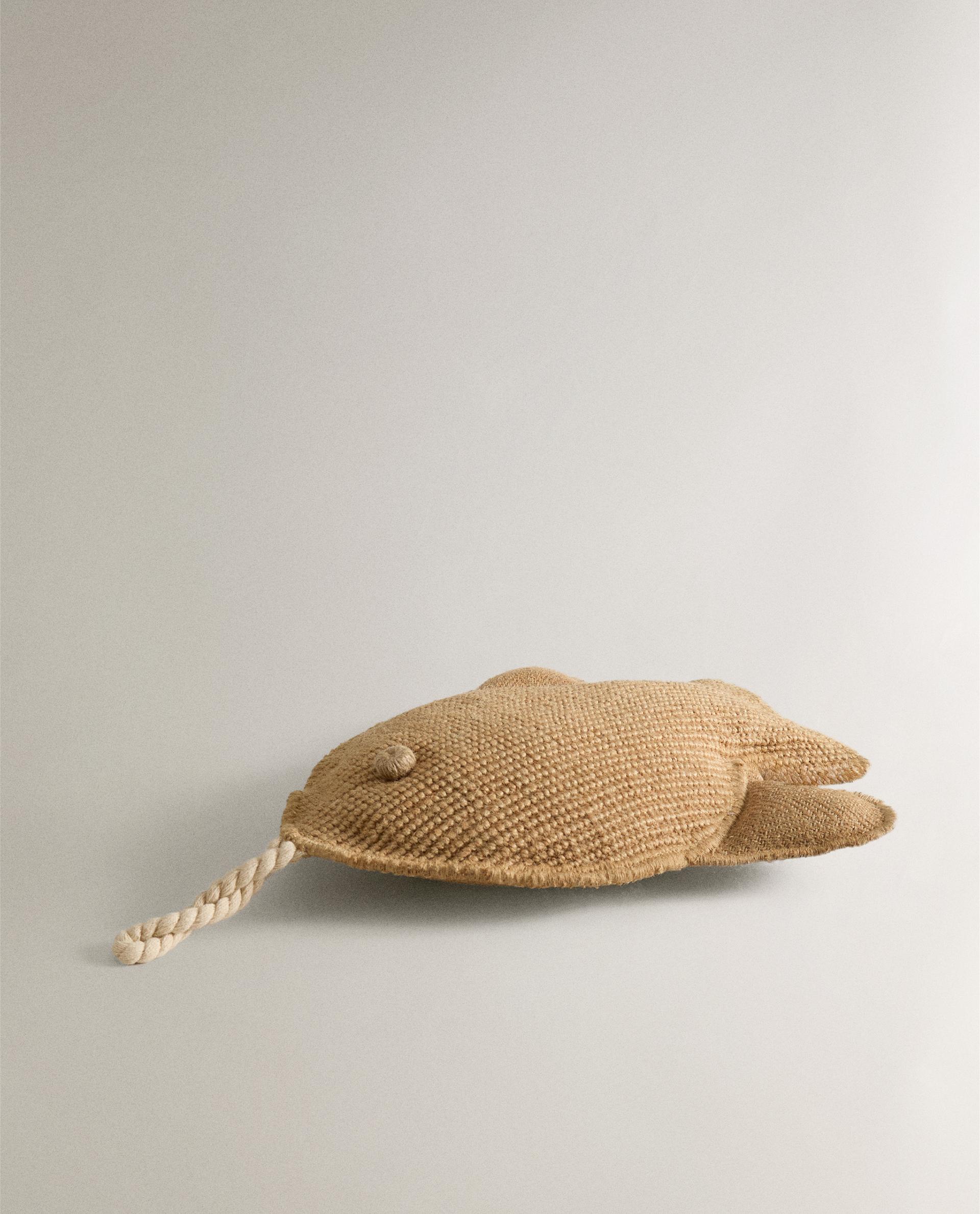 FISH PET SCRATCHER