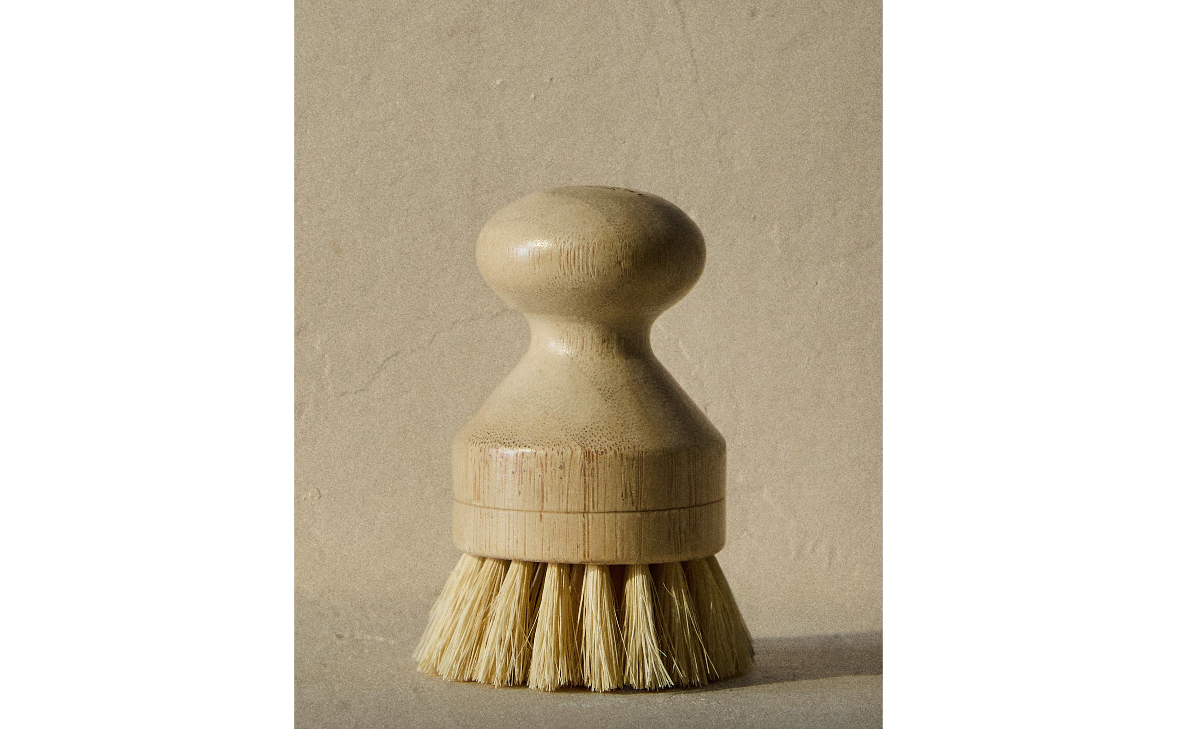 SMALL BRUSH WITH REPLACEABLE BRISTLES product thumbnail 10