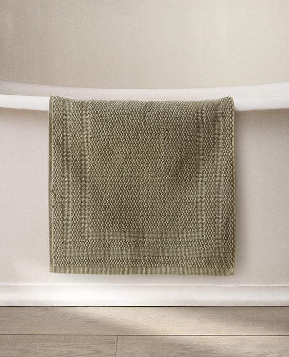 COTTON BATH MAT