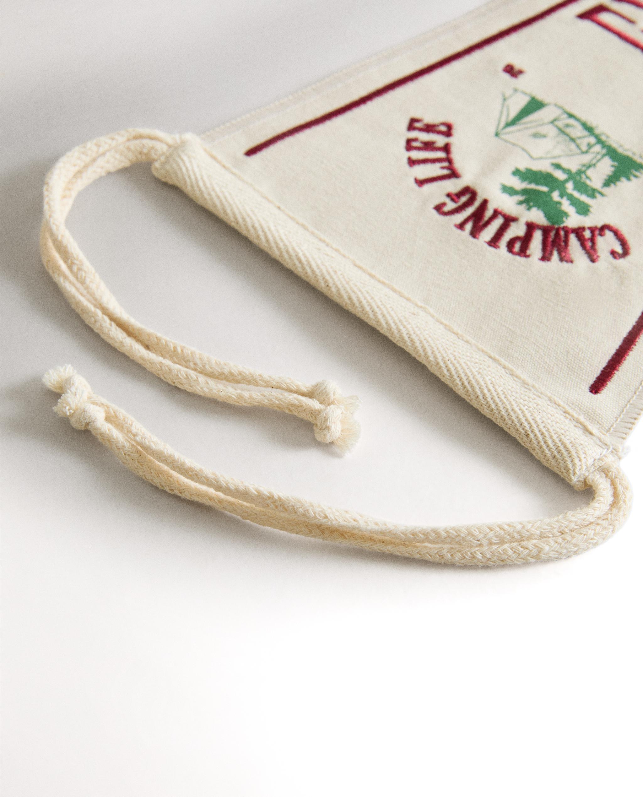BACKPACK, STAINLESS STEEL MUG AND BUNTING product thumbnail 15