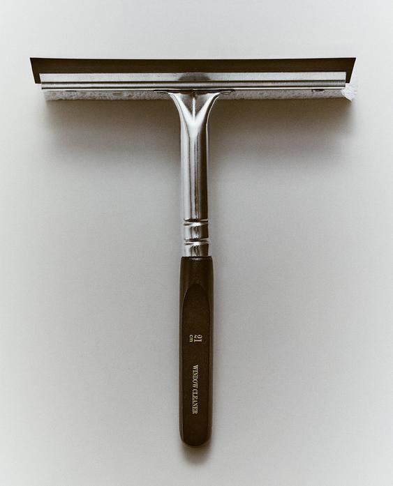 منظف زجاج خشب