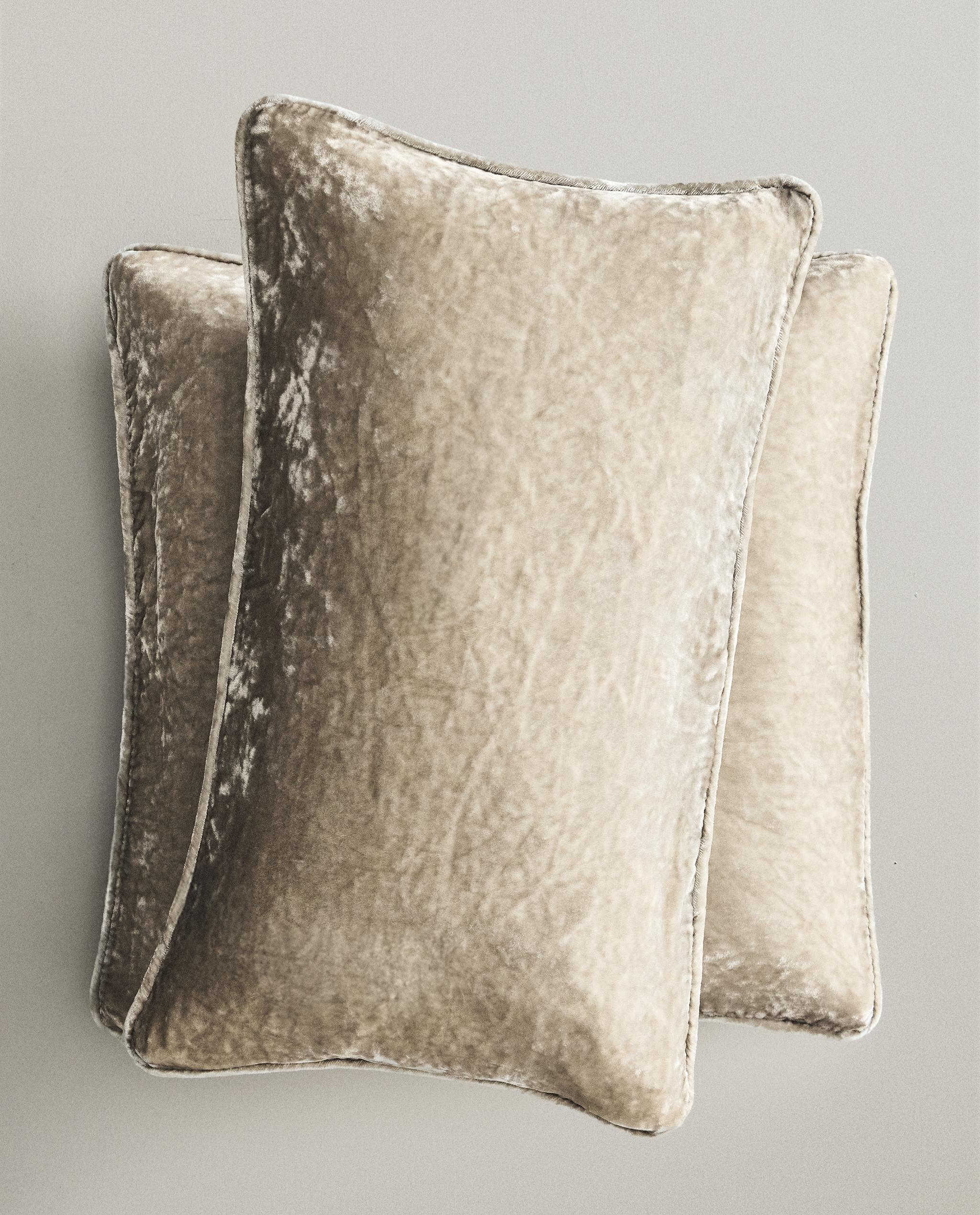 VELVET CUSHION COVER product thumbnail 19