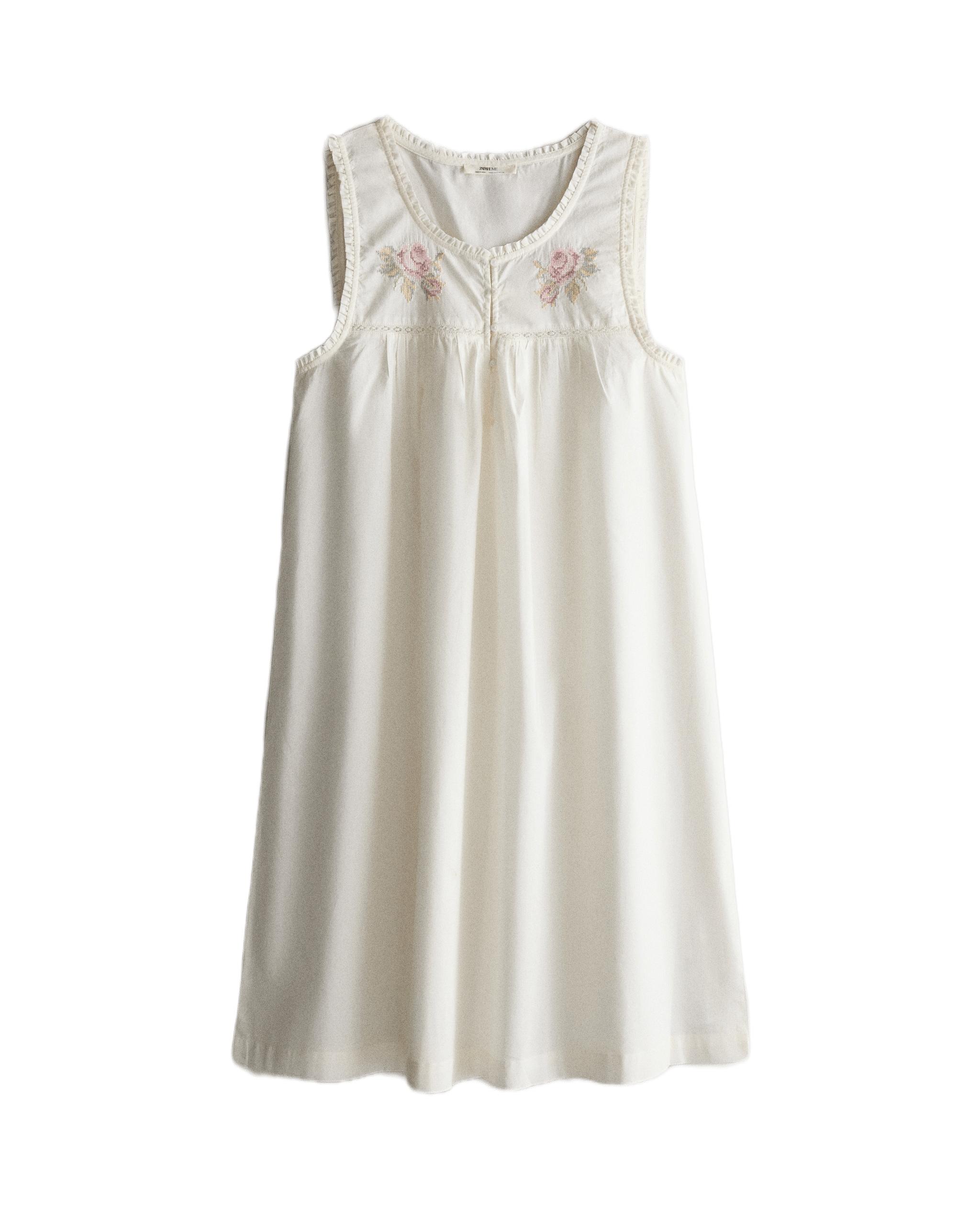 EMBROIDERED COTTON NIGHTDRESS