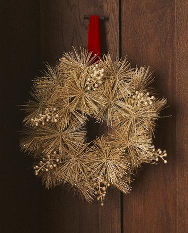 GLITTERY CHRISTMAS WREATH DECORATION