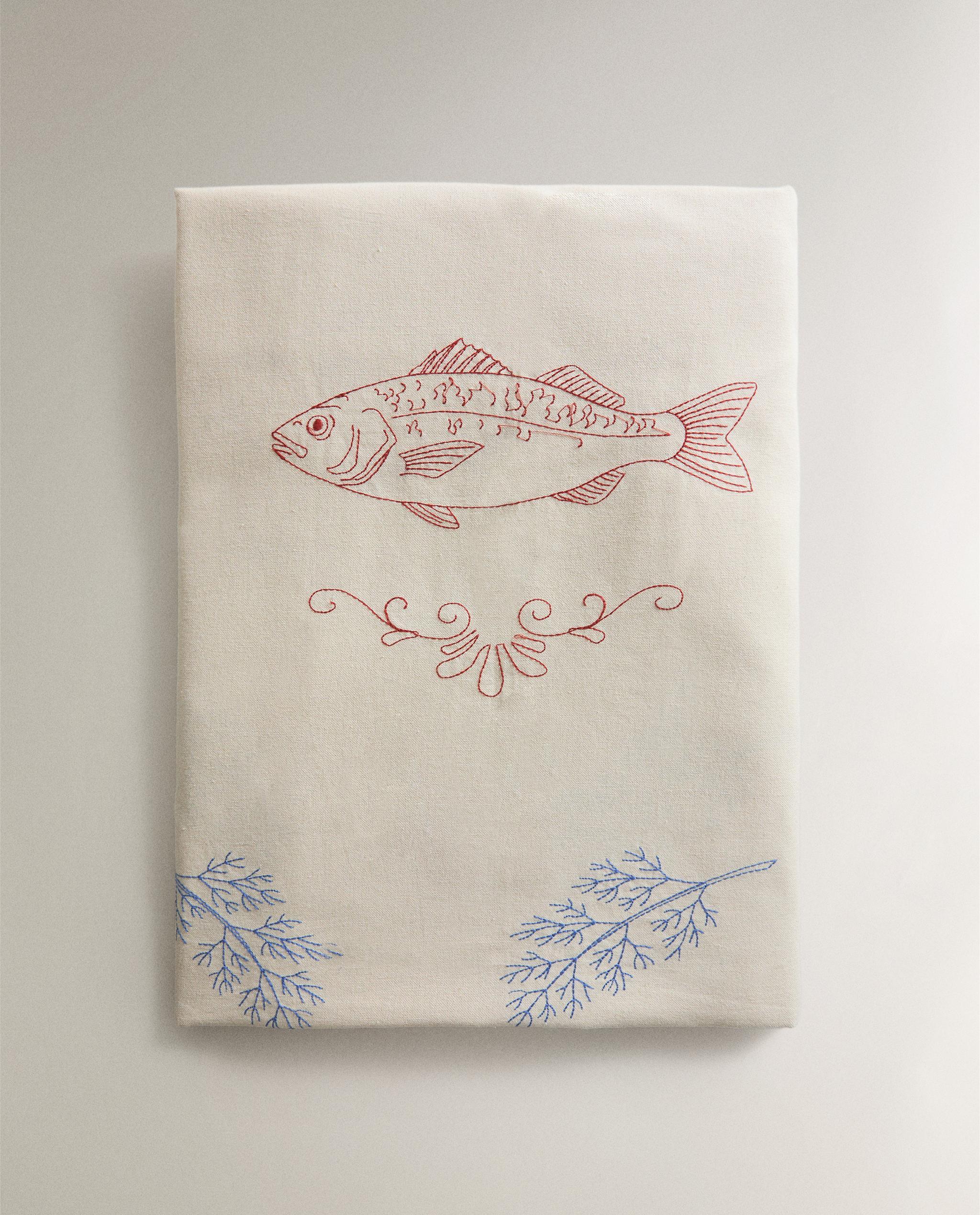 FISH PRINT COTTON TABLECLOTH product thumbnail 8