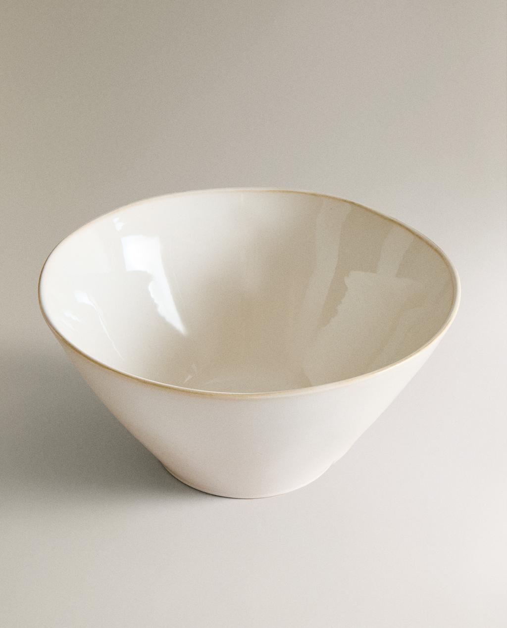 STONEWARE SALAD BOWL WITH CONTRAST RIM