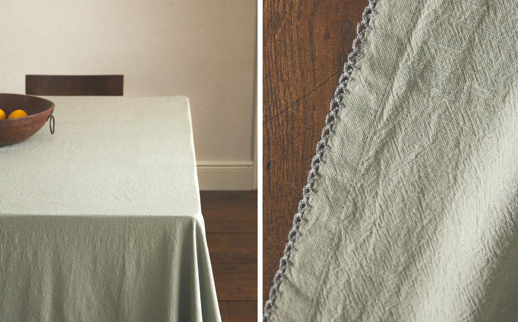 مفرش مائدة سادة بخيط مصبوغ