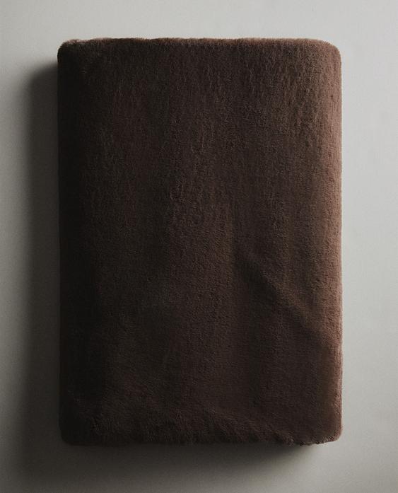 FAUX FUR THROW