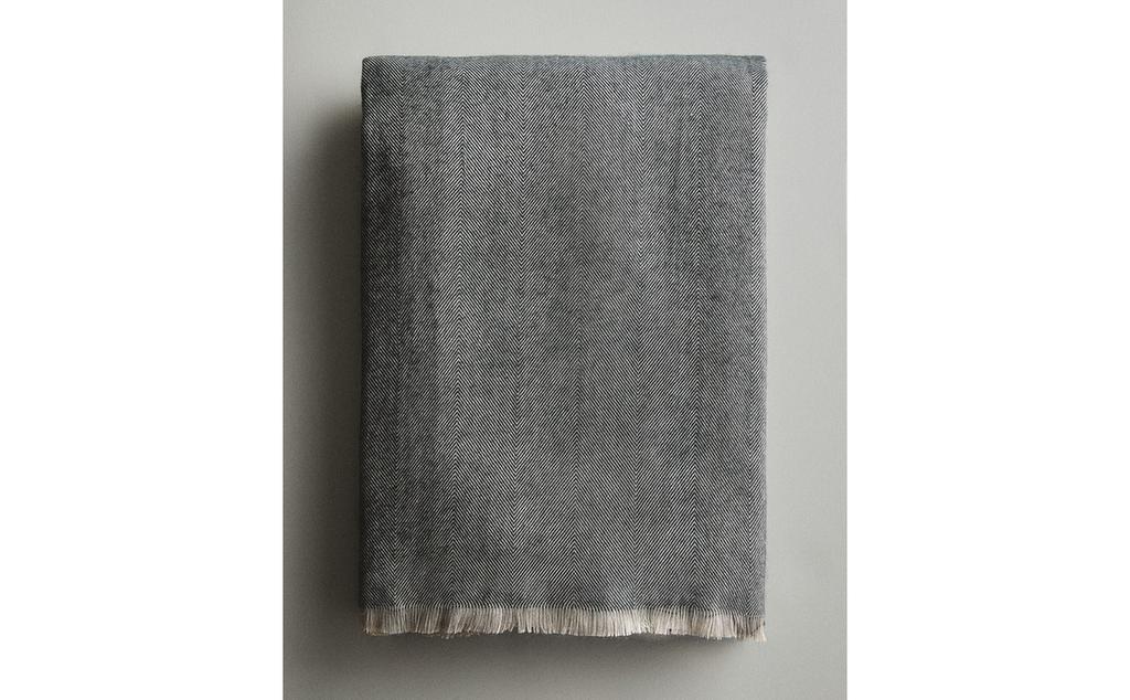 بطانية خفيفة بشراشيب بطانية خفيفة بشراشيب