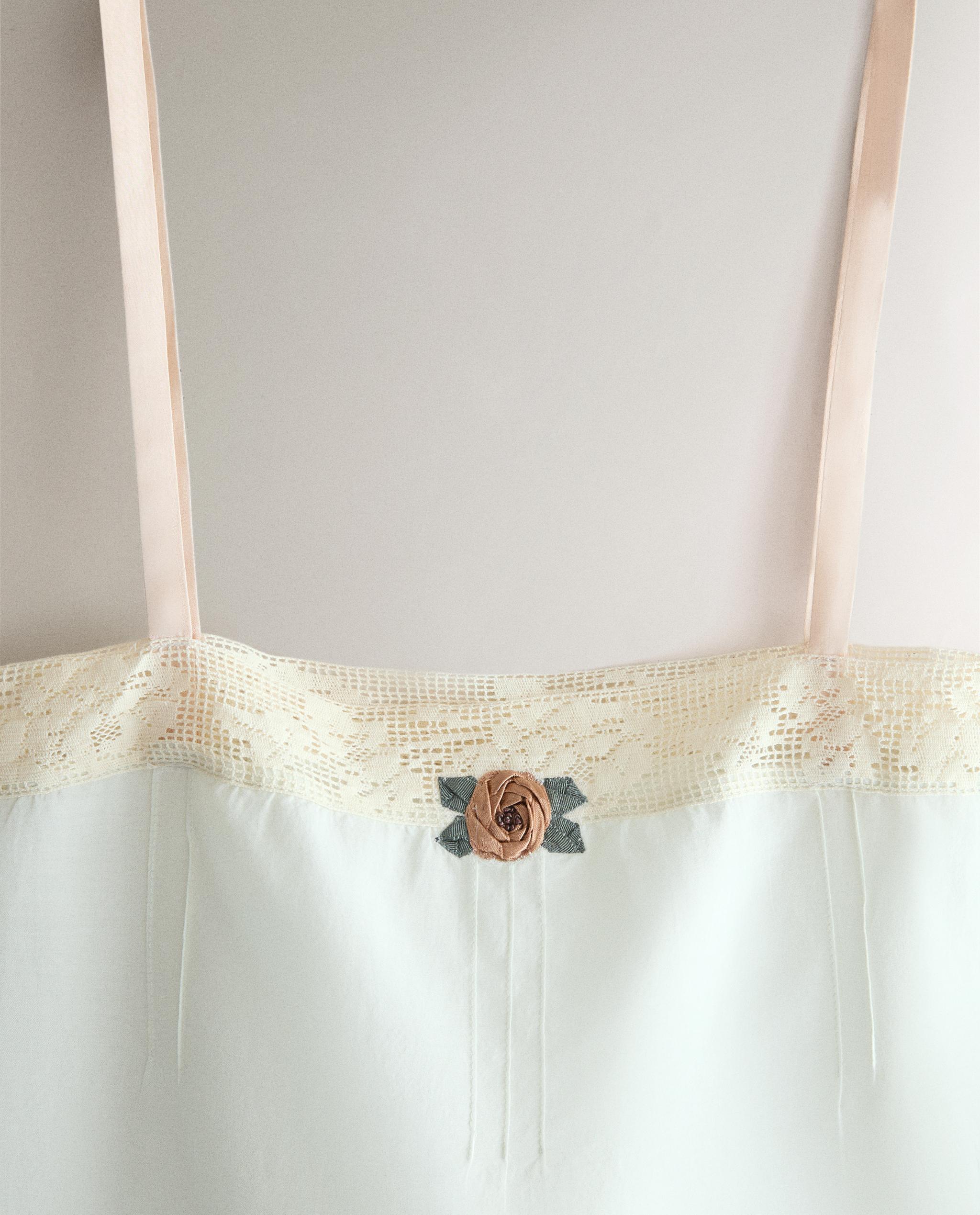 FLORAL LACE TOP product thumbnail 4