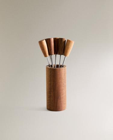 SET OF APPETIZER SKEWERS IN A CUP (SET OF 6) SET OF APPETIZER SKEWERS IN A CUP (SET OF 6)