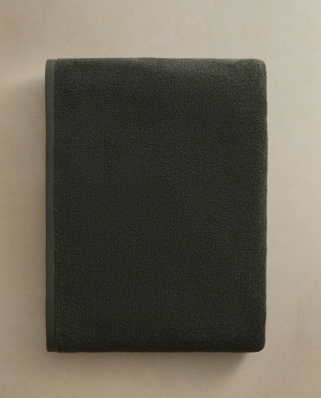 HELMINEULEPINTAINEN PUUVILLAINEN KYLPYPYYHE HELMINEULEPINTAINEN PUUVILLAINEN KYLPYPYYHE