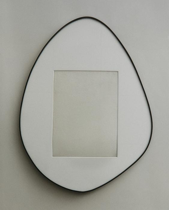 IRREGULAR-SHAPED PHOTO FRAME IRREGULAR-SHAPED PHOTO FRAME