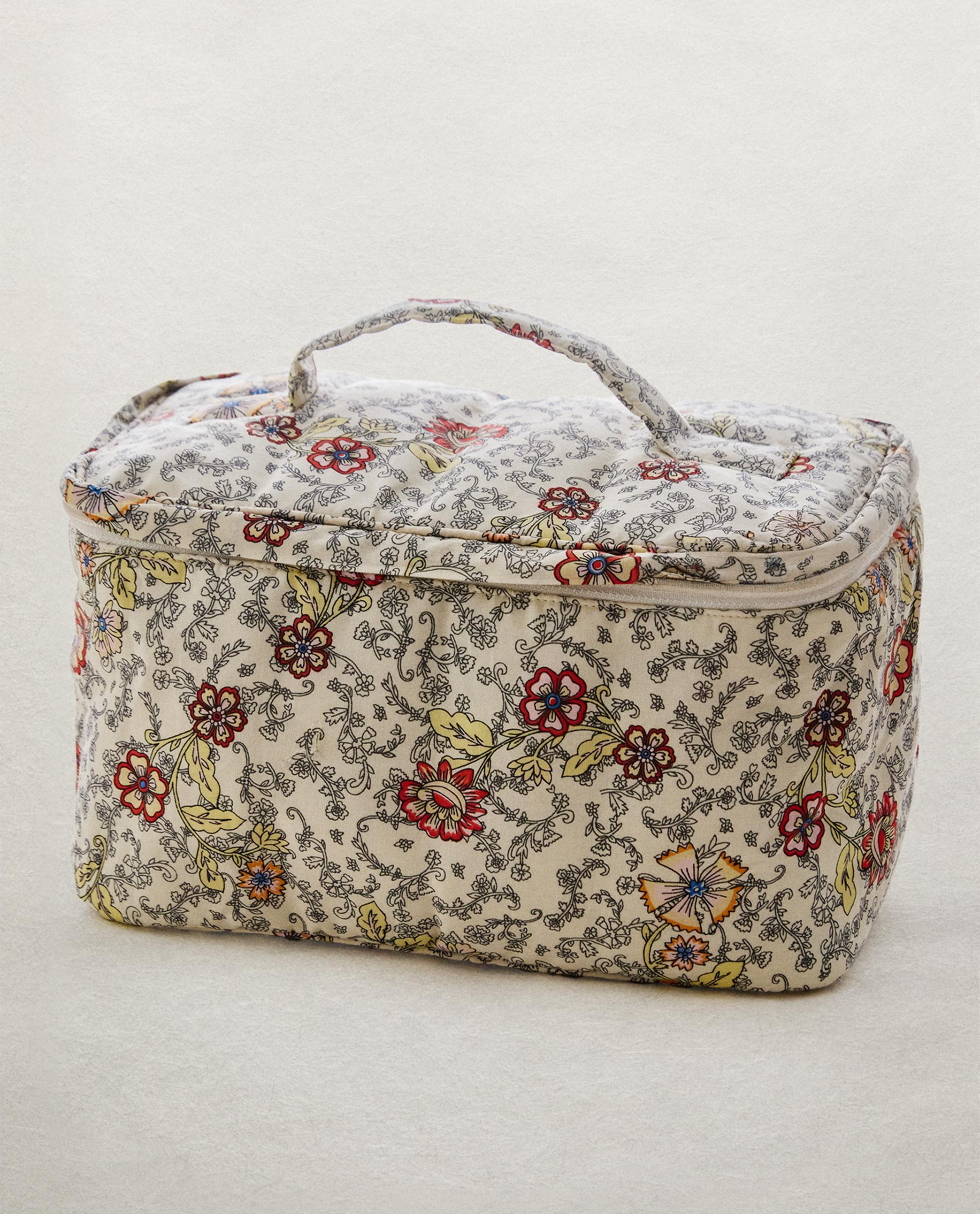 KIDS' FLORAL WASH BAG product thumbnail 11