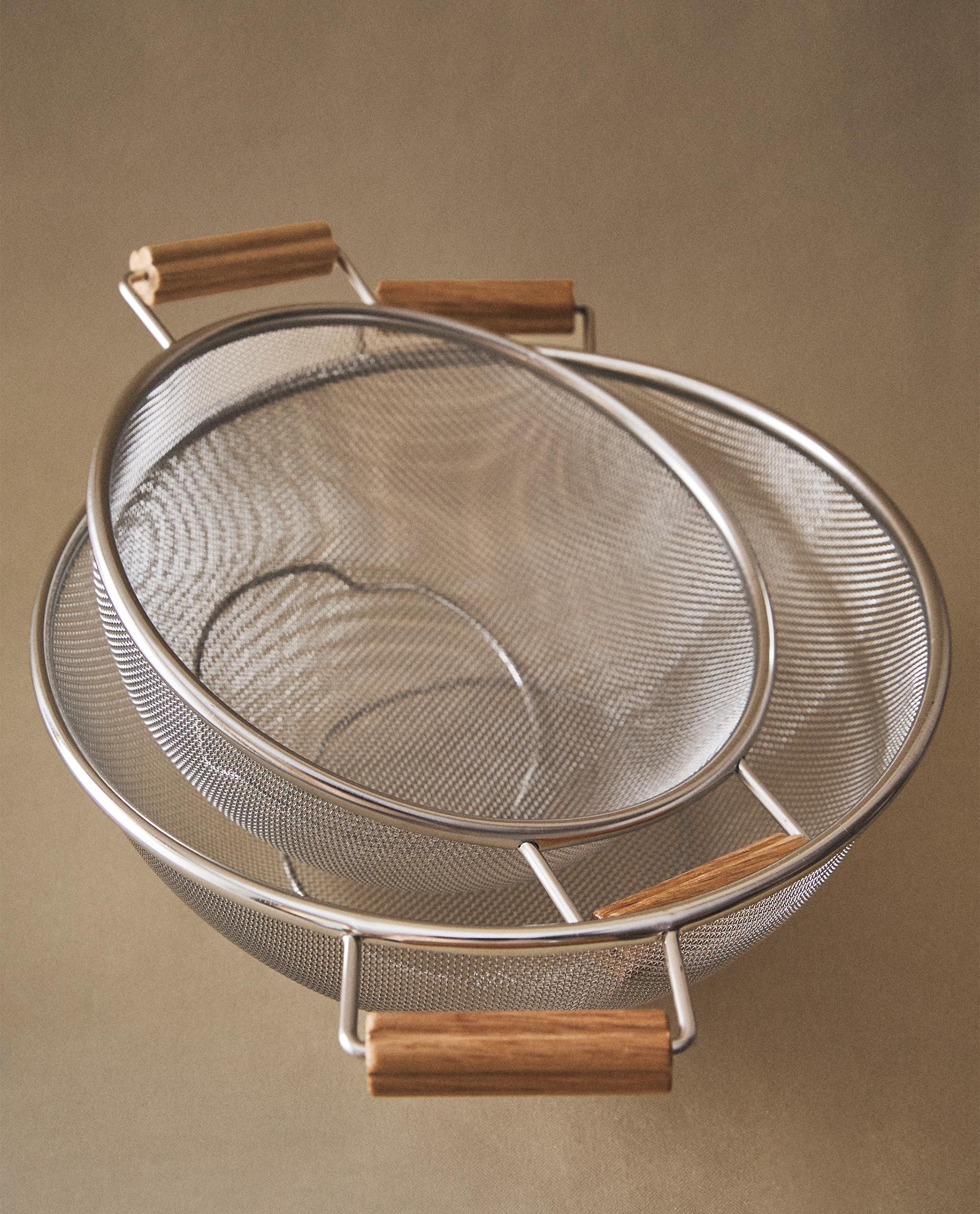 KITCHEN COLANDER WITH WOODEN HANDLES product thumbnail 15