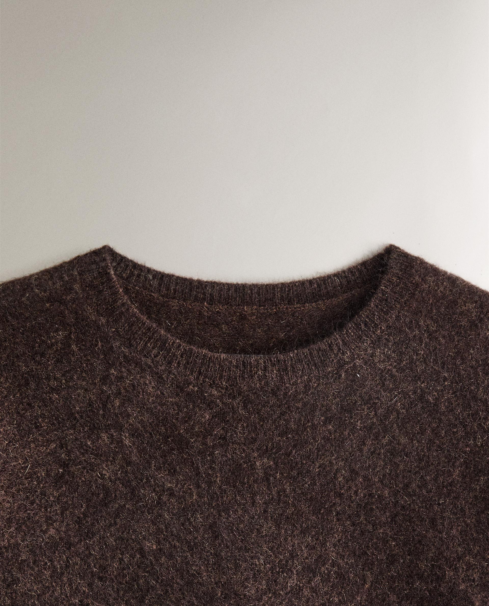 CASHMERE SWEATER