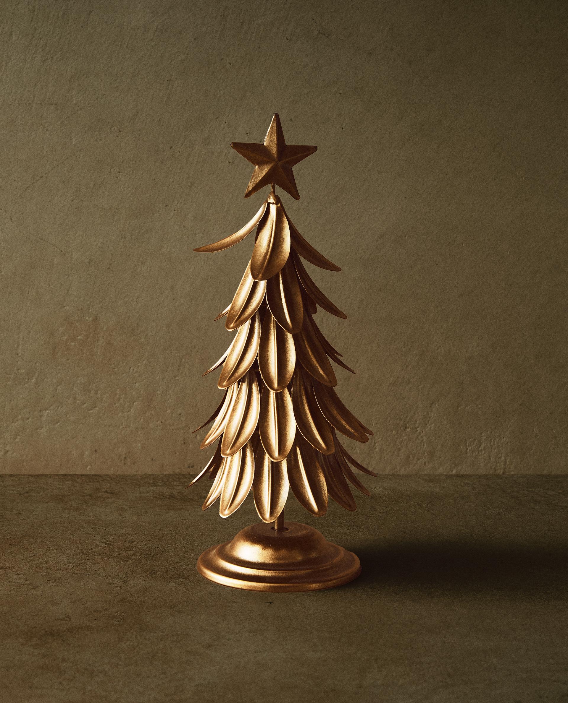 METAL CHRISTMAS TREE FIGURE