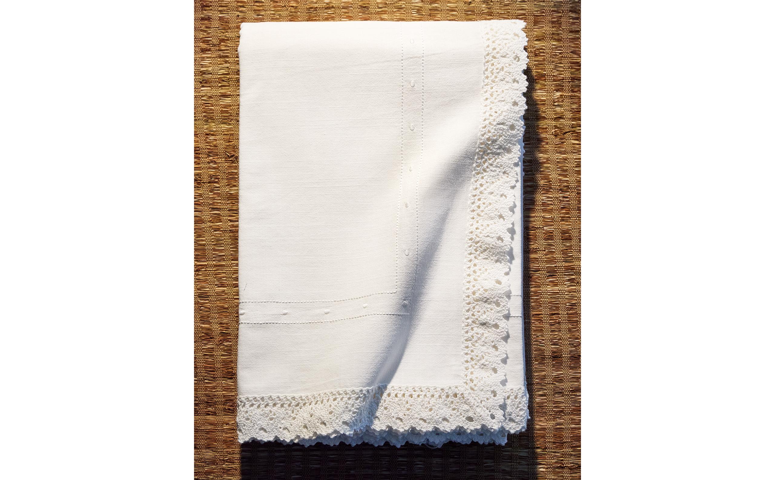 EMBROIDERED COTTON TABLECLOTH WITH LACE TRIM product thumbnail 11