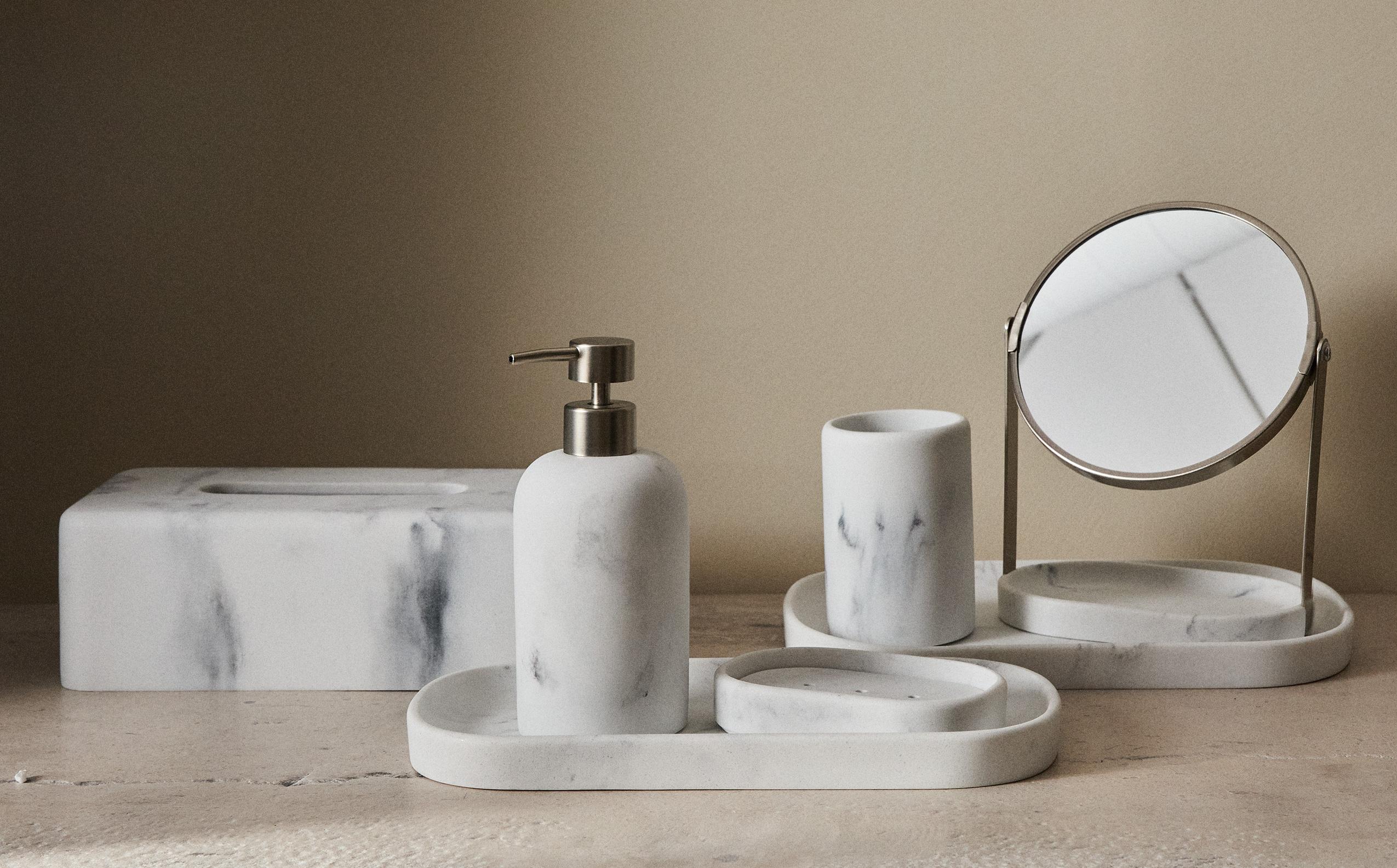 MARBLE-EFFECT RESIN BATHROOM SET