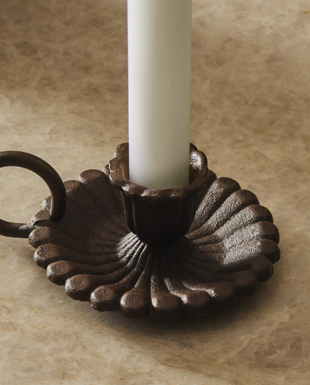 METAL FLOWER CANDLESTICK