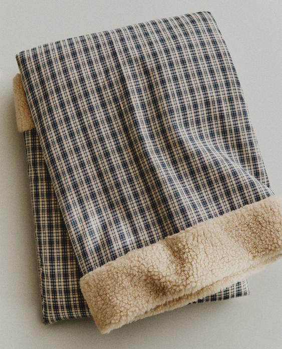 GINGHAM PET BLANKET GINGHAM PET BLANKET