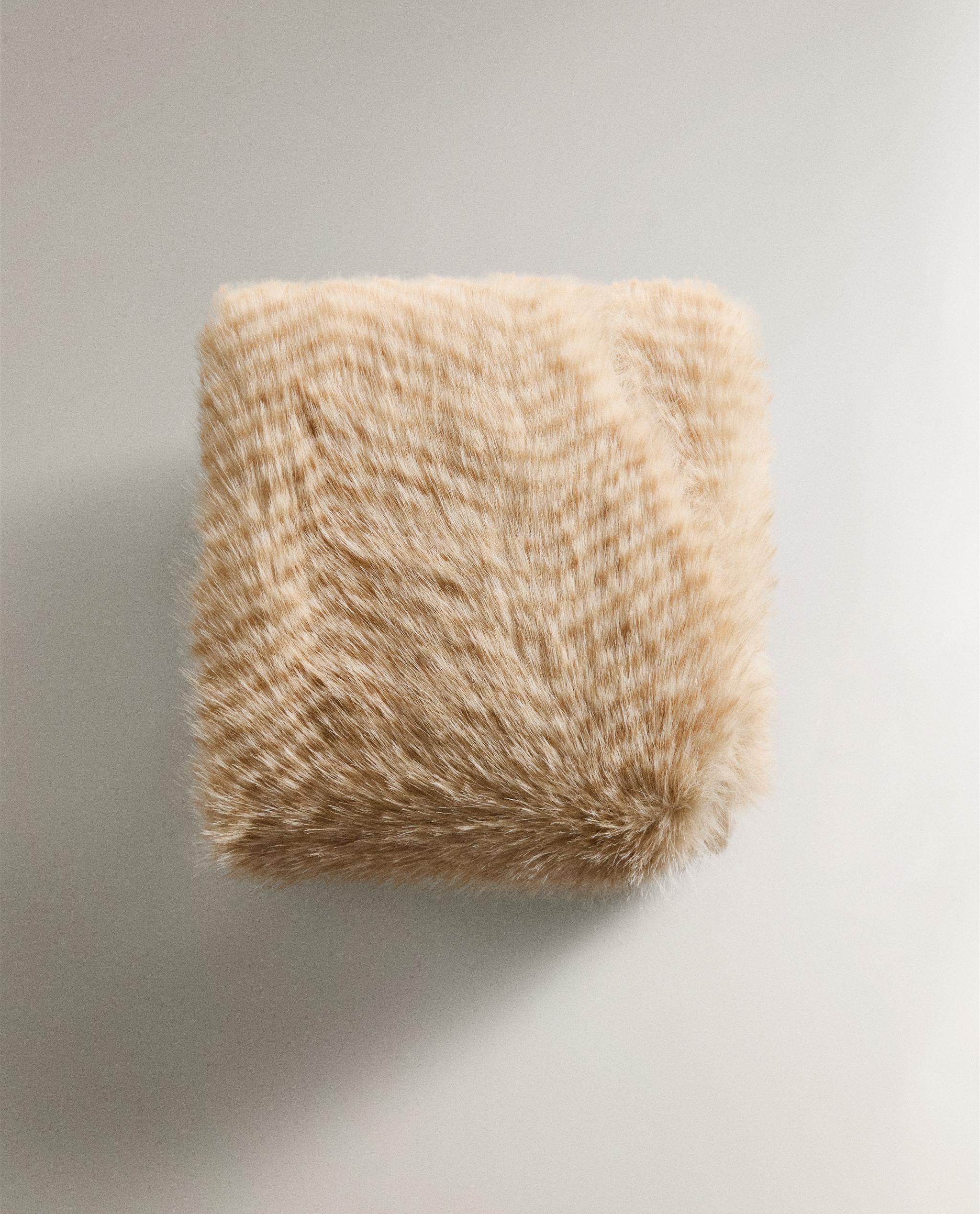 ザラホーム　ZARA  フェイクファーエコファーブランケット　白 ロング フェイクファー ブランケット | Zara Home 日本/Japan