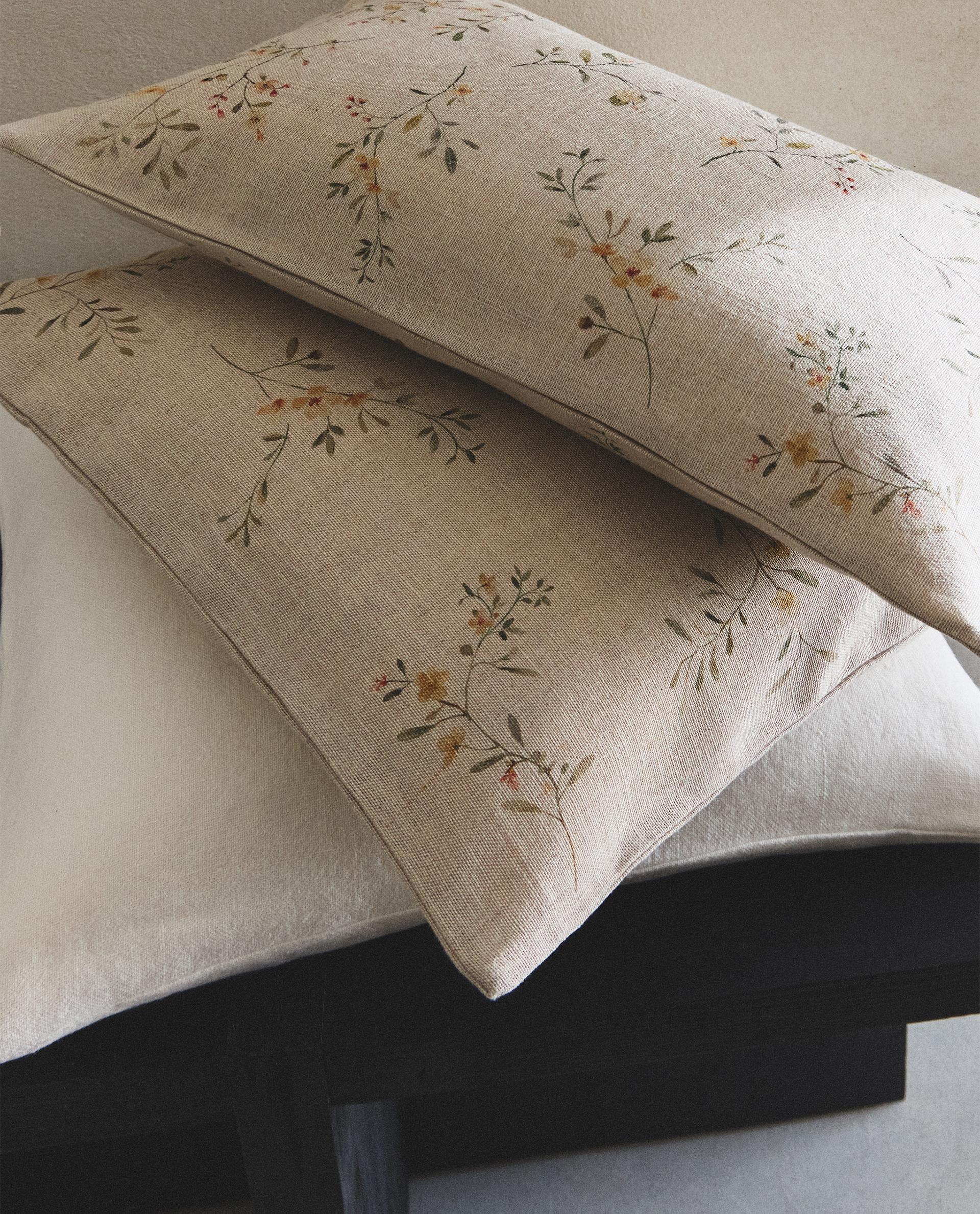 花と枝 クッションカバー | Zara Home 日本/Japan