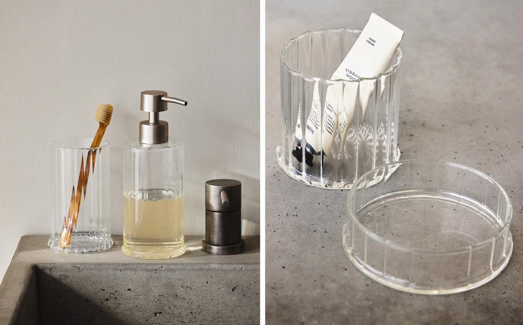 SCORED BOROSILICATE GLASS BATHROOM ACCESSORIES