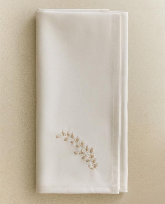 PLANT EMBROIDERY SATEEN NAPKIN (PACK OF 2) PLANT EMBROIDERY SATEEN NAPKIN (PACK OF 2)