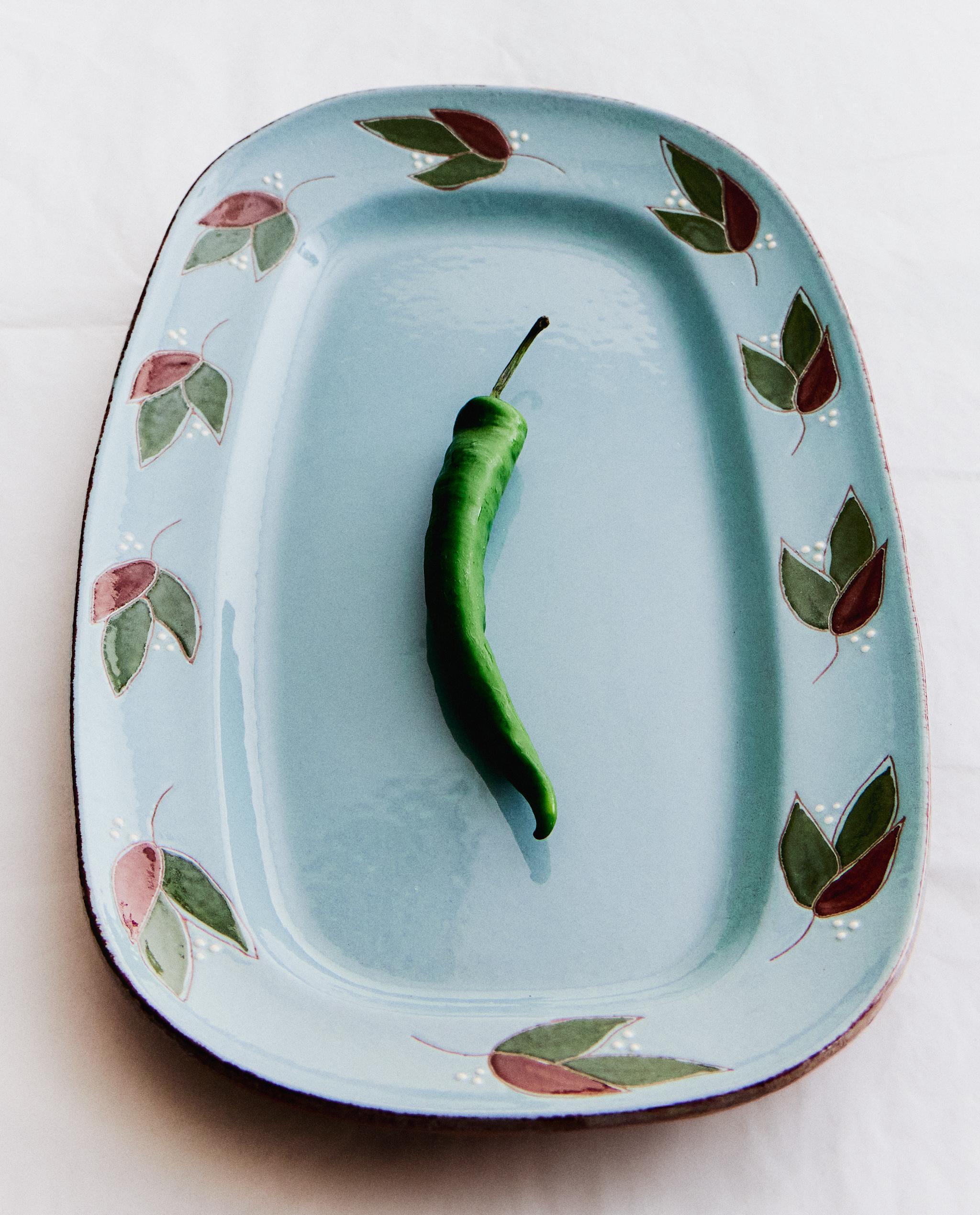 RECTANGULAR LEAF EARTHENWARE SERVING DISH product thumbnail 9
