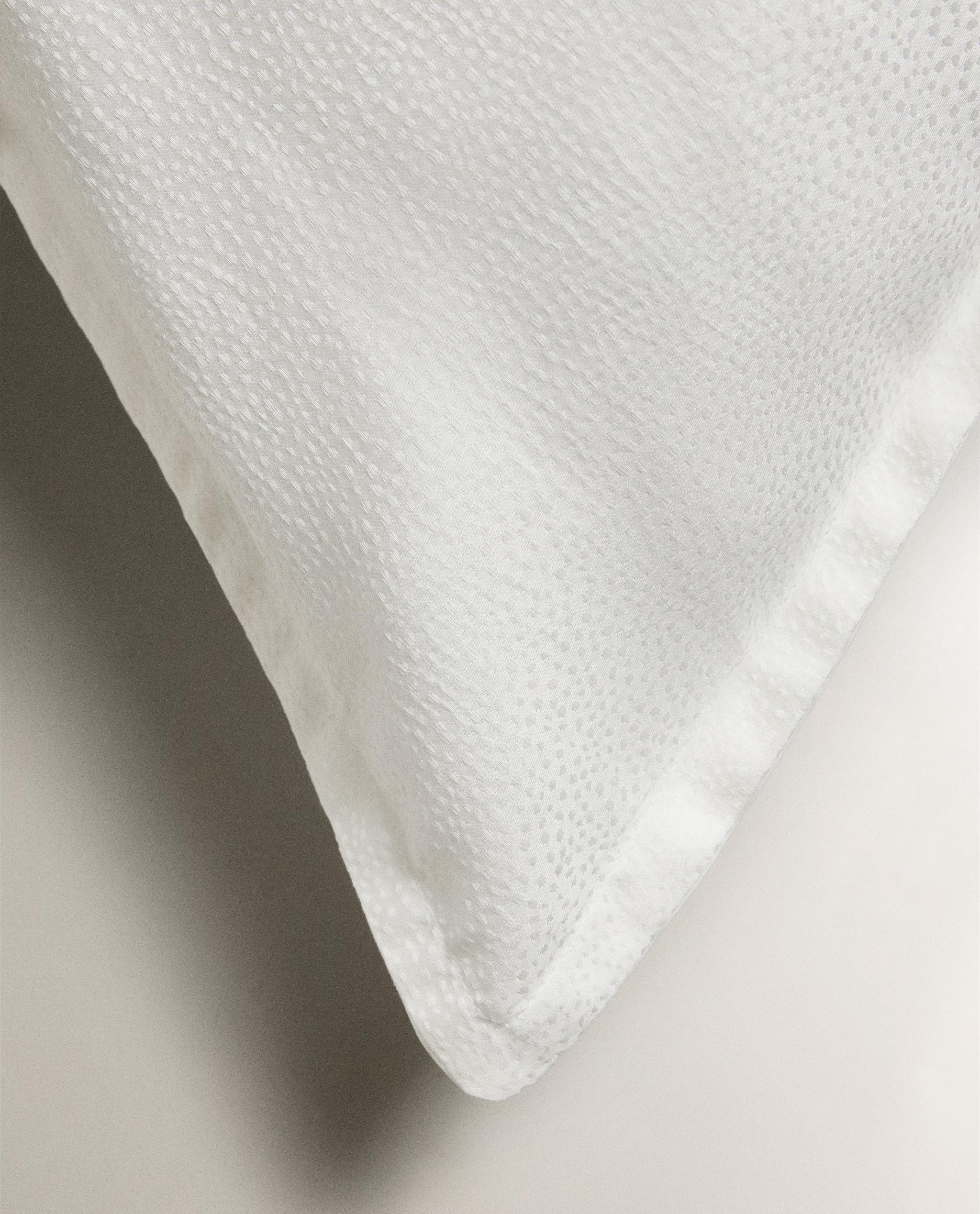 SATEEN JACQUARD PILLOWCASE (300 THREAD COUNT) product thumbnail 11