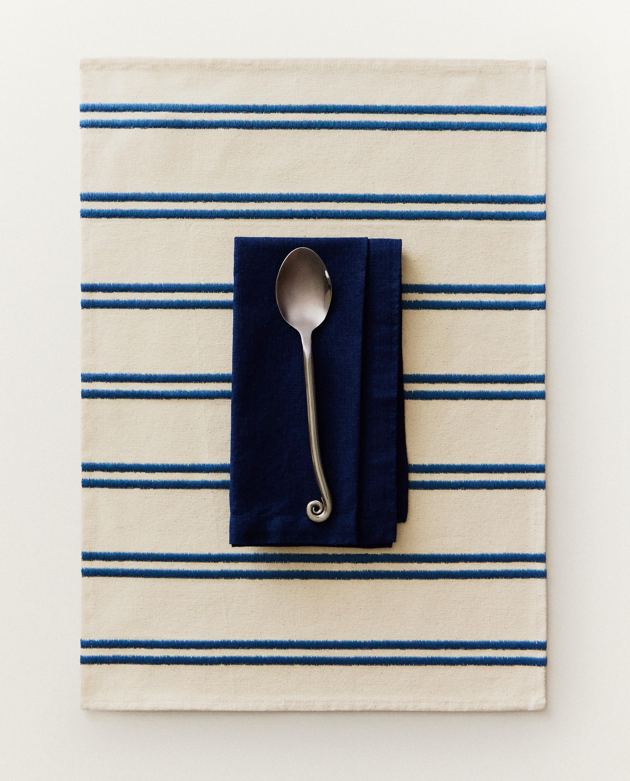 PLACEMAT WITH EMBROIDERED STRIPES product thumbnail 11