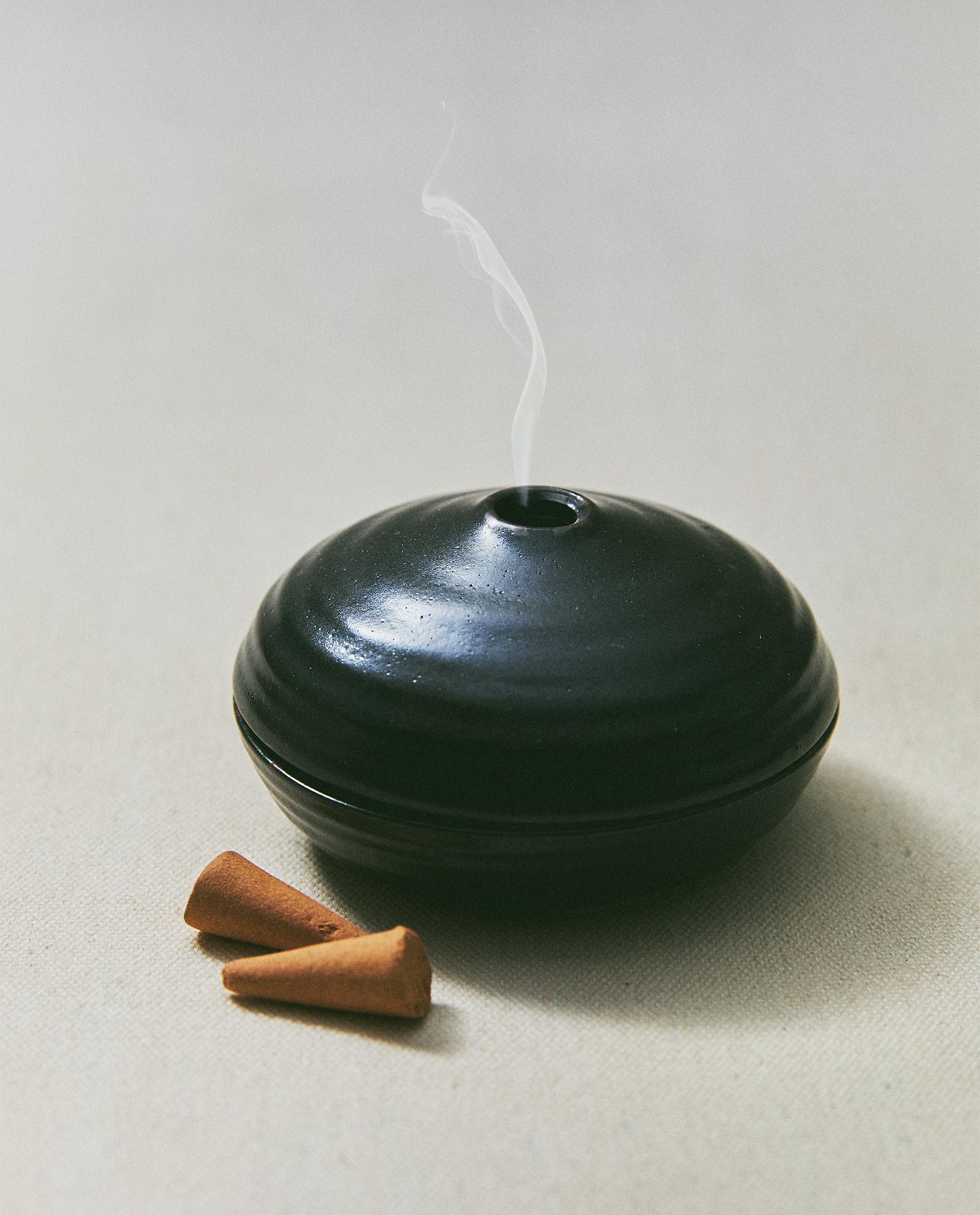 AMBER VANILLA INCENSE CONES AND PLATE PACK (PACK OF 10) product thumbnail 7