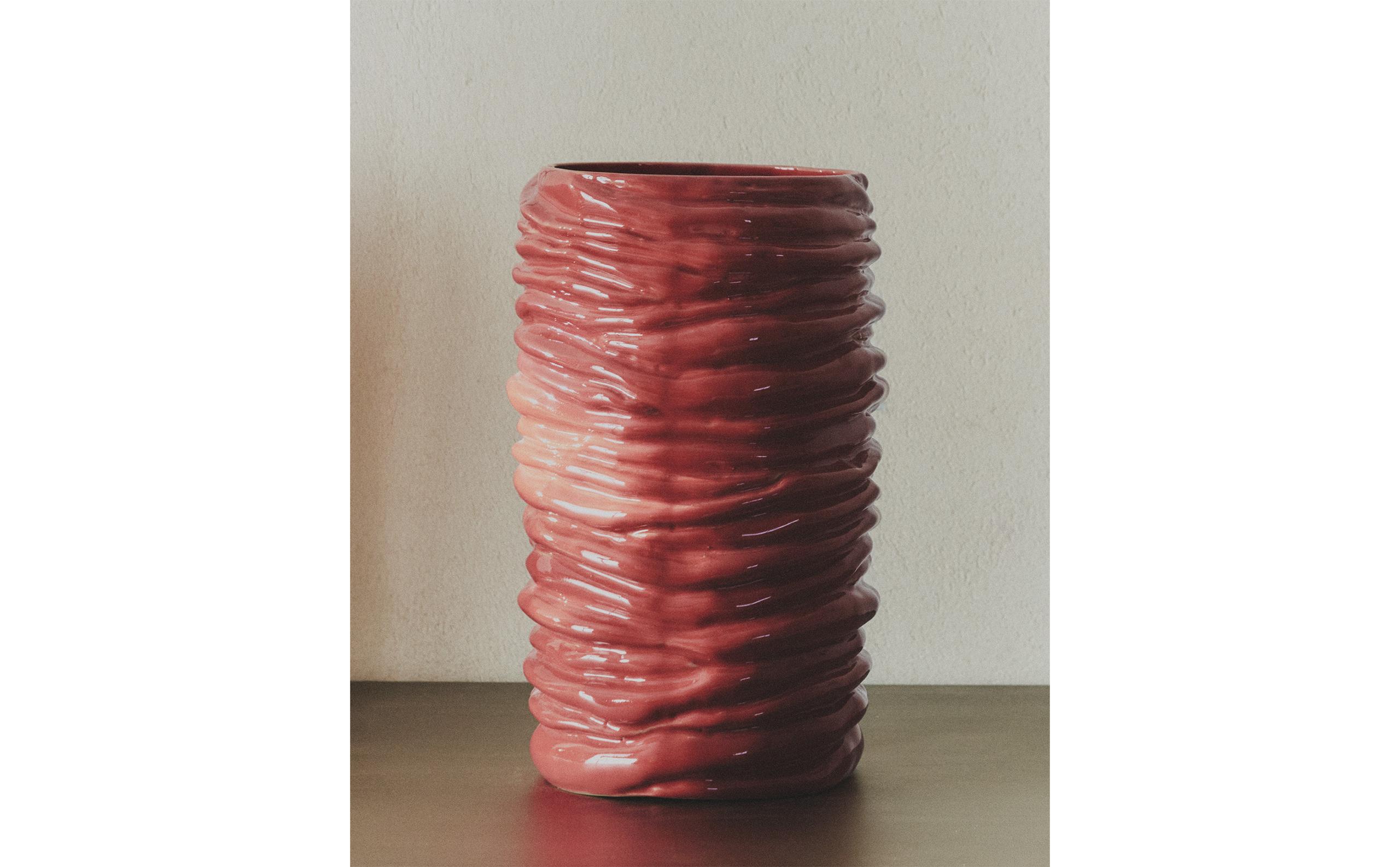 WAVY CERAMIC VASE X COLLAGERIE