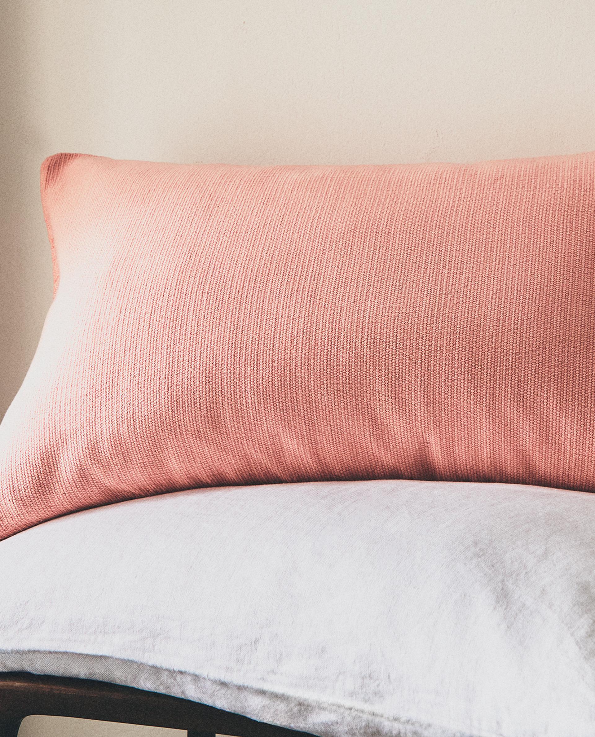 ZARA  クッションカバー２枚&ベッドカバー ZARA HOME18春夏新作ベッド＆クッションカバー、トンボやイチョウを