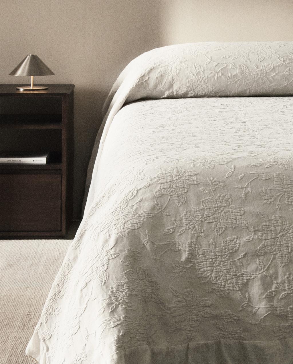 COLCHA JACQUARD VOLANTE COLCHA JACQUARD VOLANTE