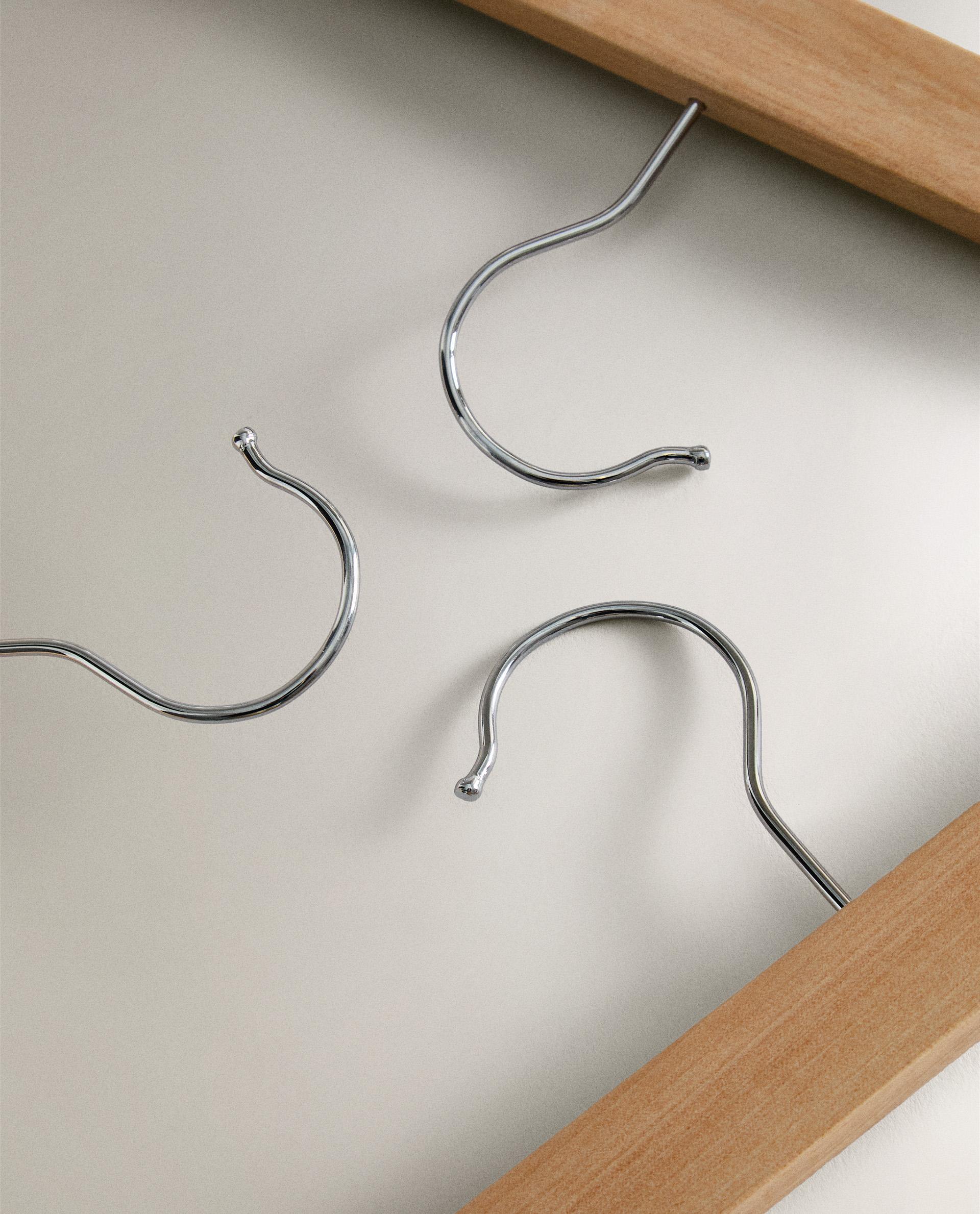 WOODEN SKIRT HANGER (SET OF 3) product thumbnail 5