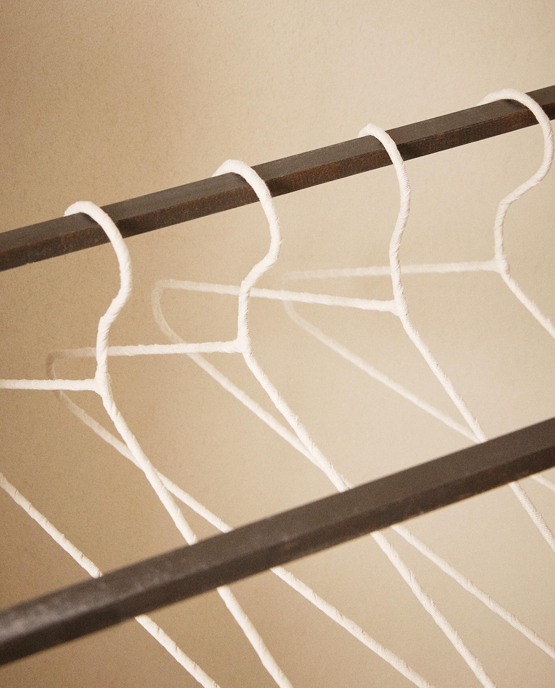 BEIGE COTTON AND LINEN HANGERS (PACK OF 4) product thumbnail 10