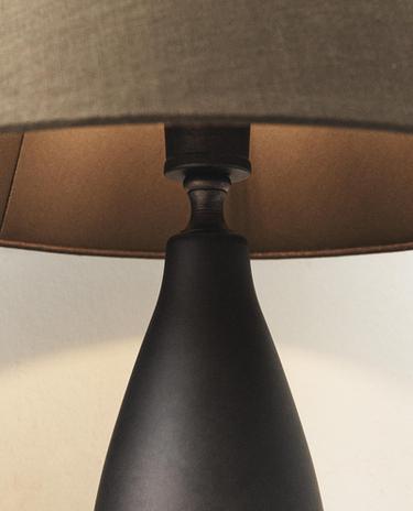 BORDLAMPE MED JERNFOD