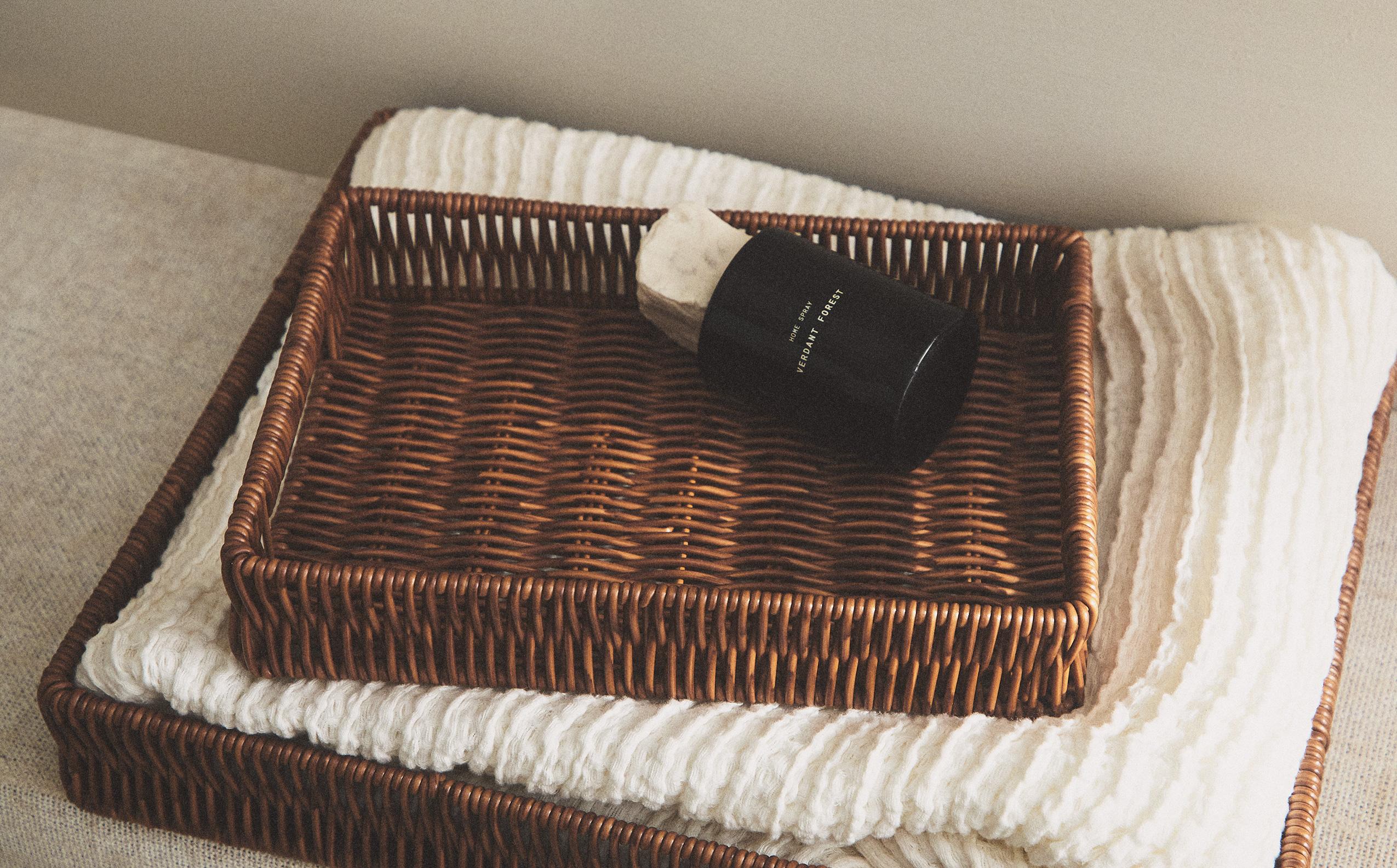 RECTANGULAR RECYCLED PLASTIC BASKET